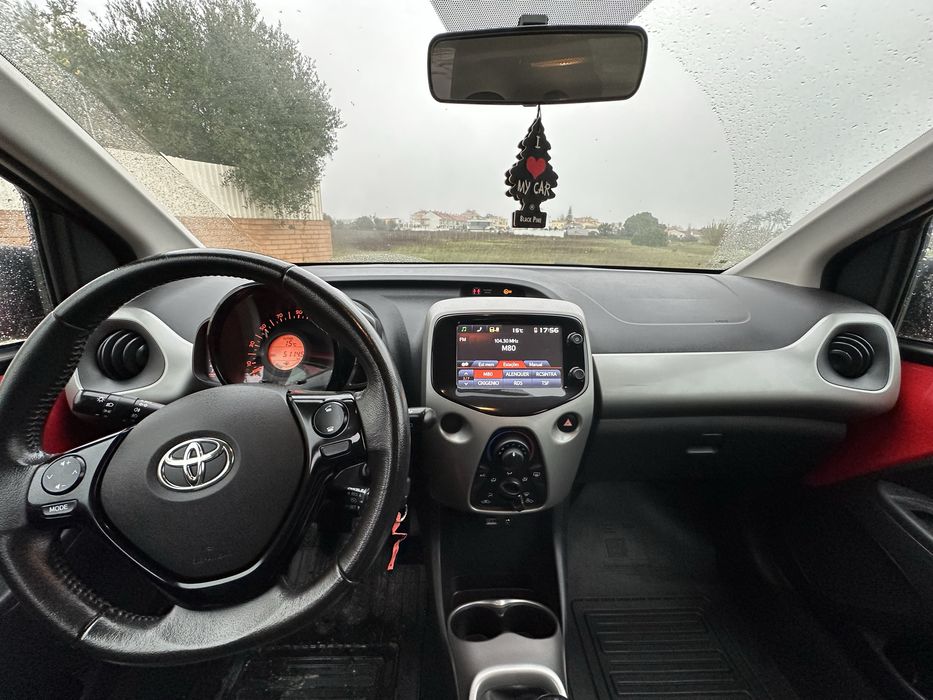 Toyta Aygo 1.0  X-Play Ac