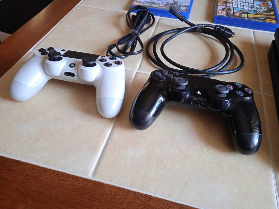 Продам Sony PlayStation 4 slim 500gb  PS4