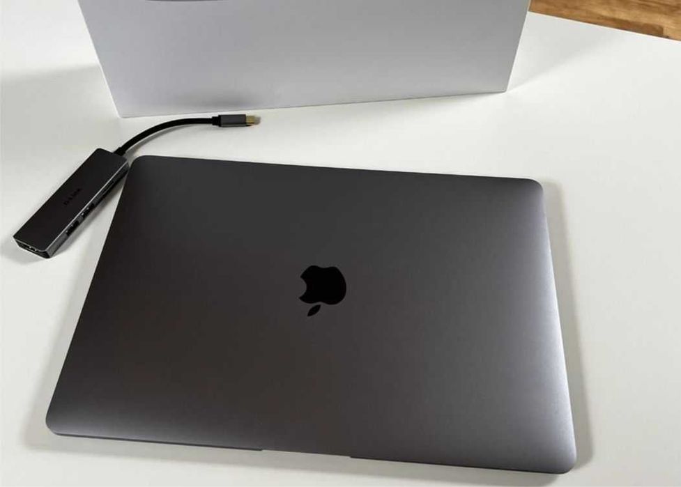Macbook Air M1 16 / 256 88% АКБ ідеальний