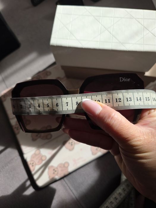 Brązowe duże okulary