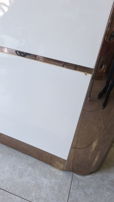 Balcão Loja Branco e Dourado