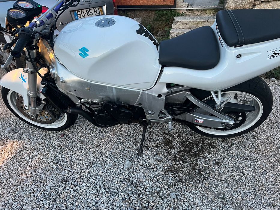 Suzuki gsxr 750 srad