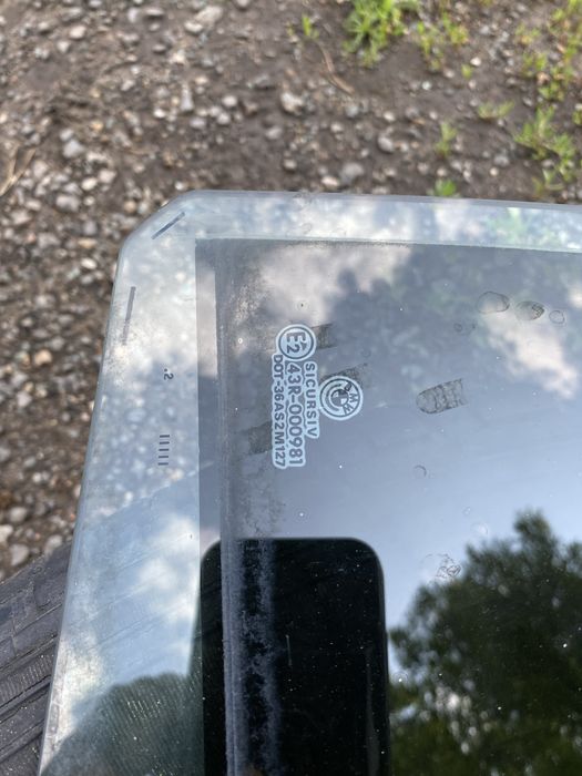 Bmw E39 sedan szyba z drzwi lewa lewy tyl