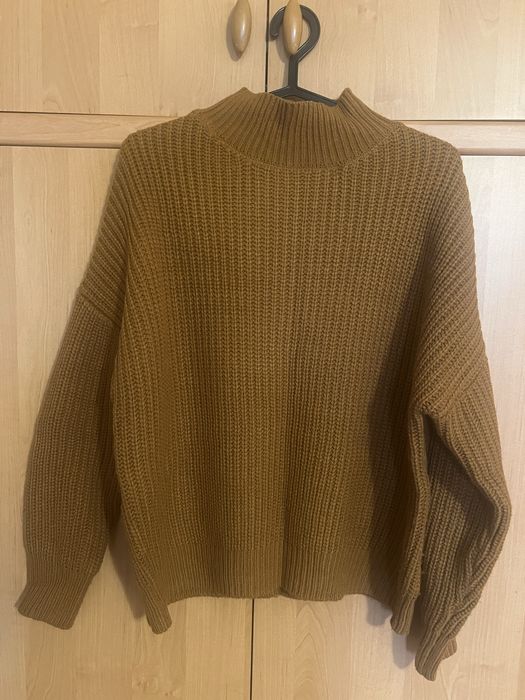 Продам светр жіночий