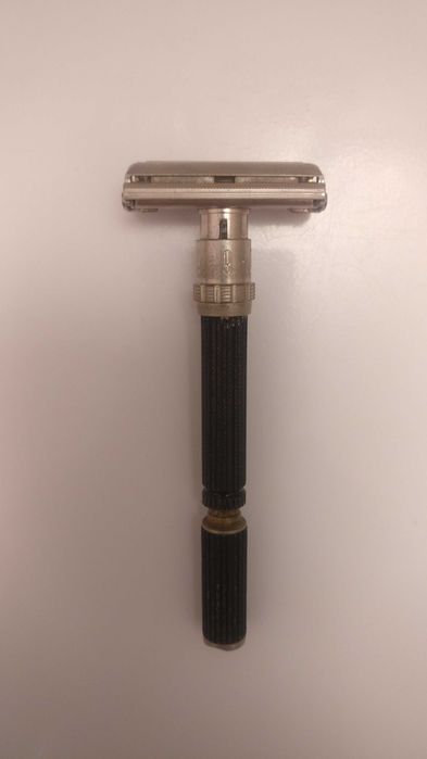 Станок Gillette (безпечна бритва / безопасная бритва).