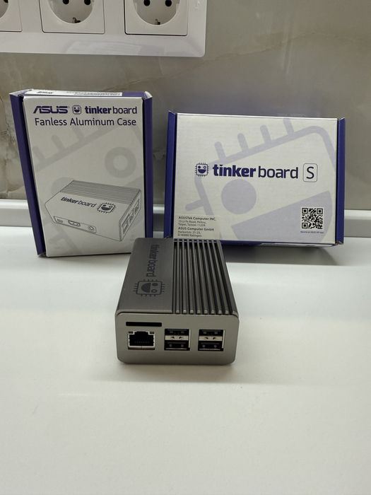 ASUS Tinker Board S + алюмінієвий корпус Fanless – міні-комп’ютер
