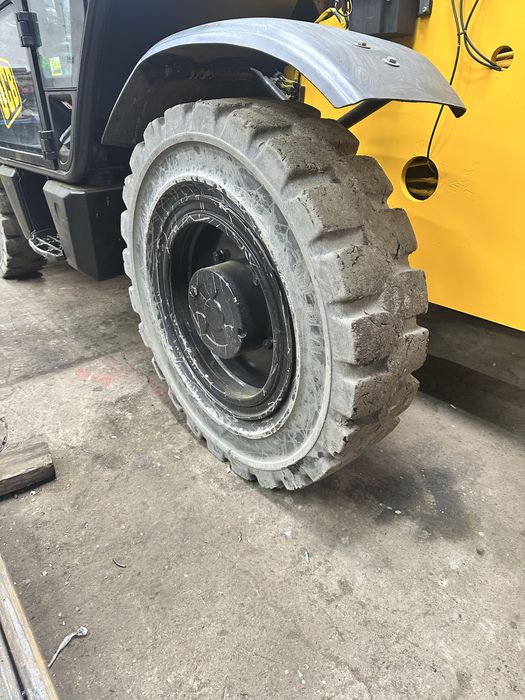 KOŁA   DO  JCB  PEŁNE 12.00 - 24  SOLIDEAL  5 otworow