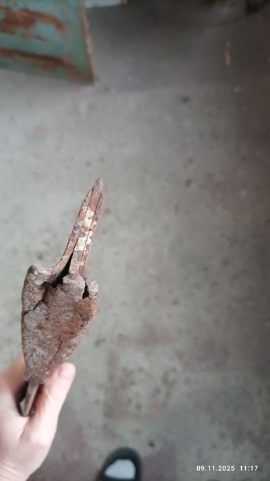 Сапка и топорик.  Всё по 50 грн