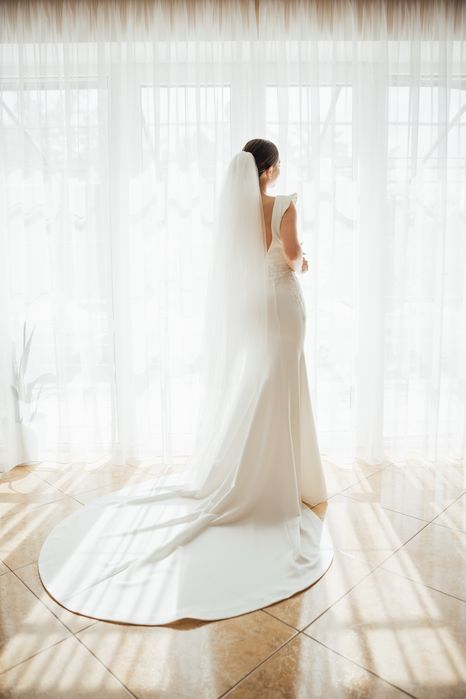 Продаю свою весільну сукню