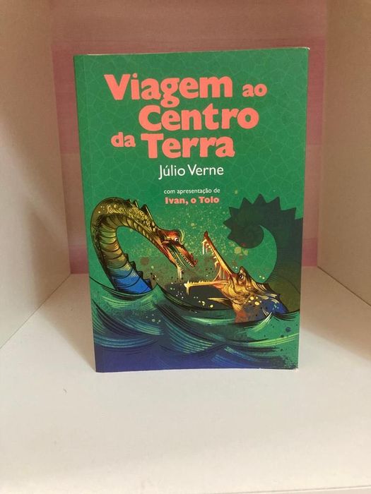 Livro: “Viagem ao centro da terra” Autor : Júlio Verne