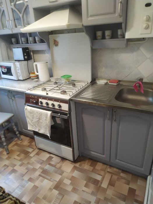 Оренда кімнати в 3х кв-рі з порядною власницею Сімейний ринок