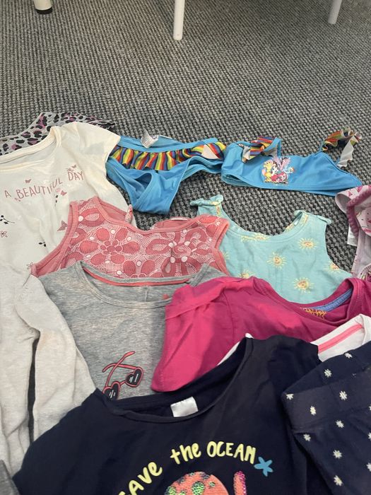 Lote roupa de menina com mais de 20 peças calcado incluido