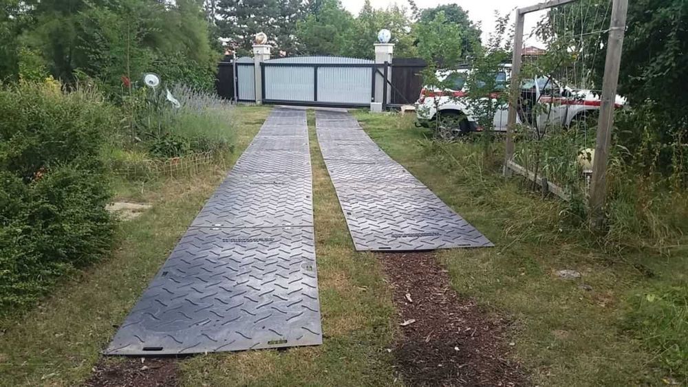 Maty zabezpieczające podłoże - idealne na drogi i chodniki