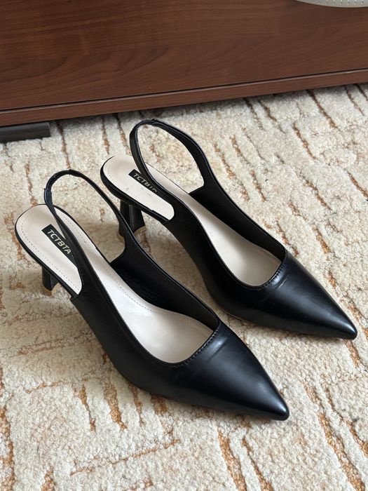 Туфлі чорні літні на каблуку