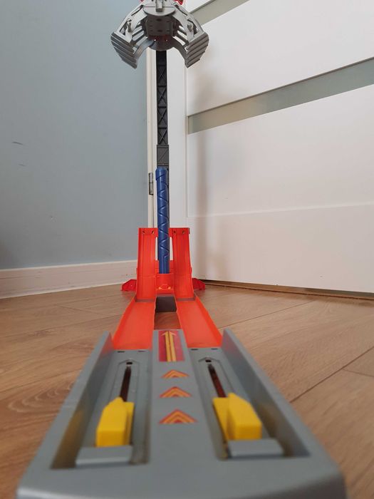Hot Wheels Vertical Velocity (X9283) - wyścigowa wieża