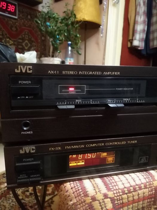 Комплект аудіо JVC та CD SONY, в чудовому стані
