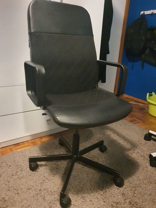 Vendo cadeira de escritório