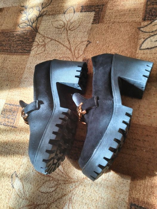 Sprzedam buty rozmiar 38 nowe bez metki