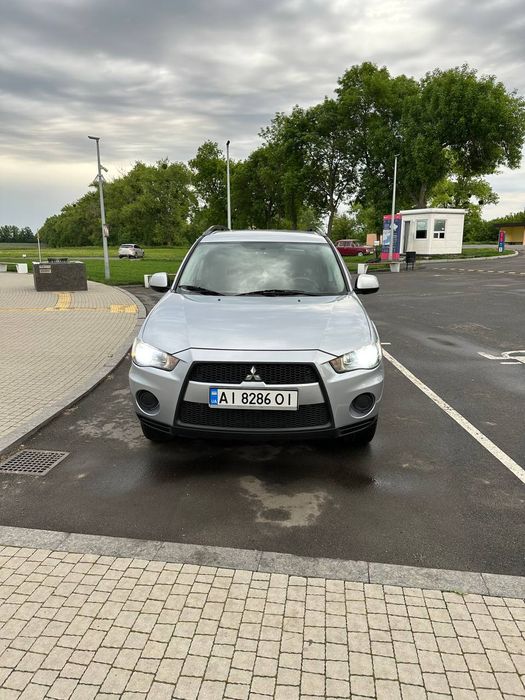 Mitsubishi outlander XL
