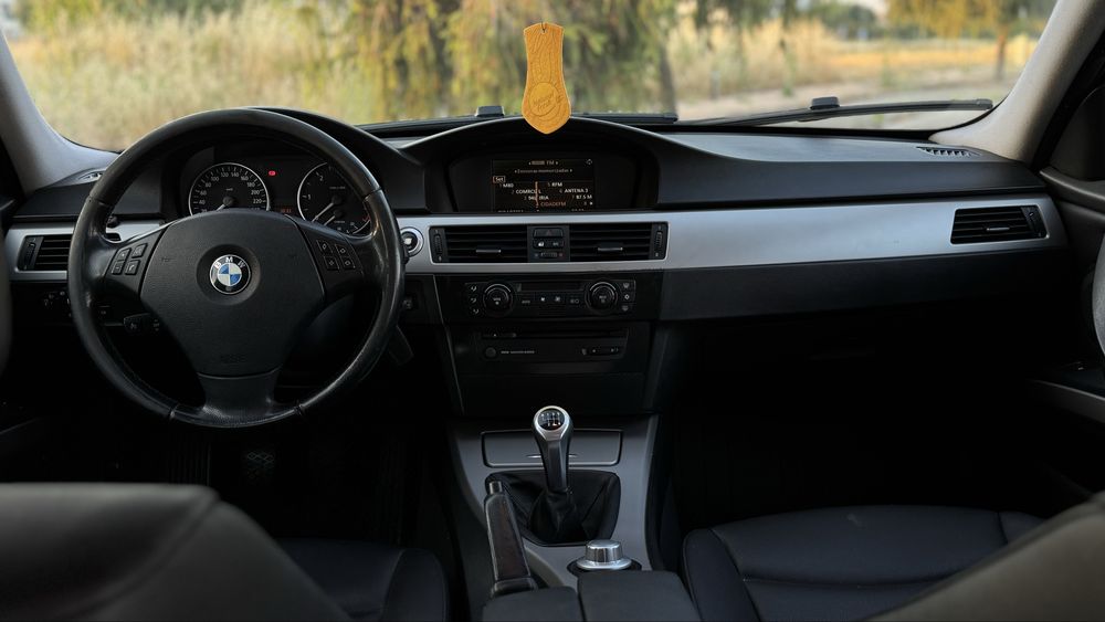 BMW 320 — fotografia 10