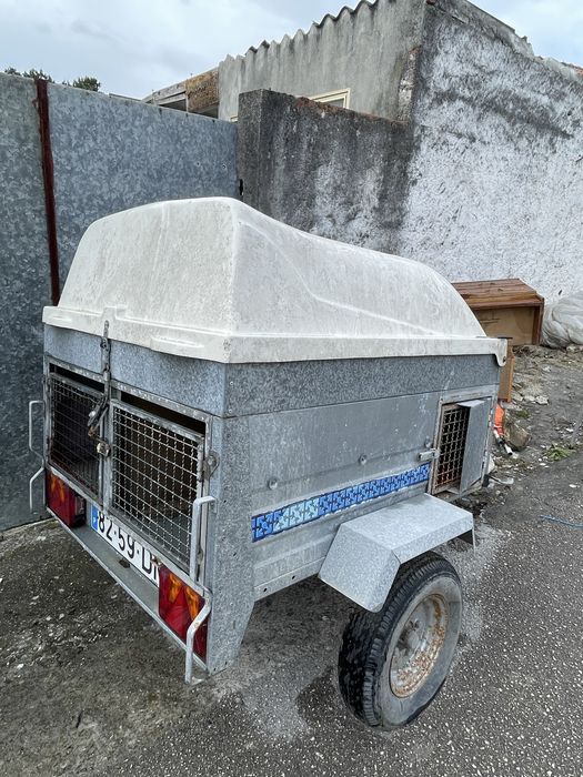 Atrelado para caça