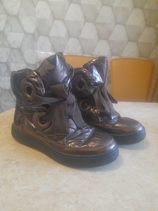 Дутіки  нові  фірмові 37р