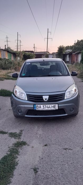 Dacia Sandero.  .