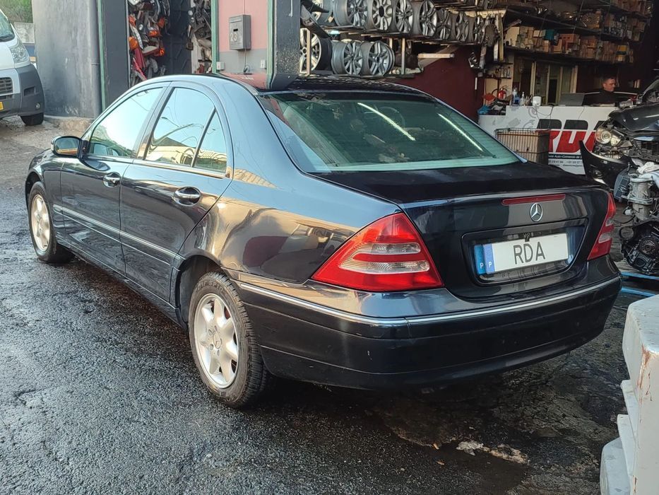 MERCEDESCLASSEC2001