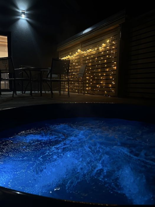 Antracytowe domki z jacuzzi nad Zalewem Chańcza