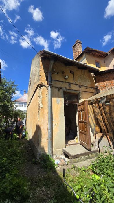 Продаж будинку вул. Є. Лисика Ближній центр