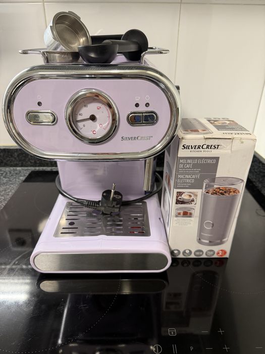 Maquina cafe e moinho