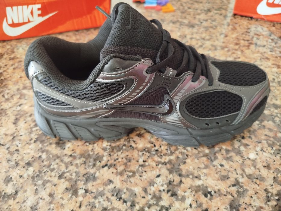 Vendo sapatilhas Nike V5 RNR novas n:42