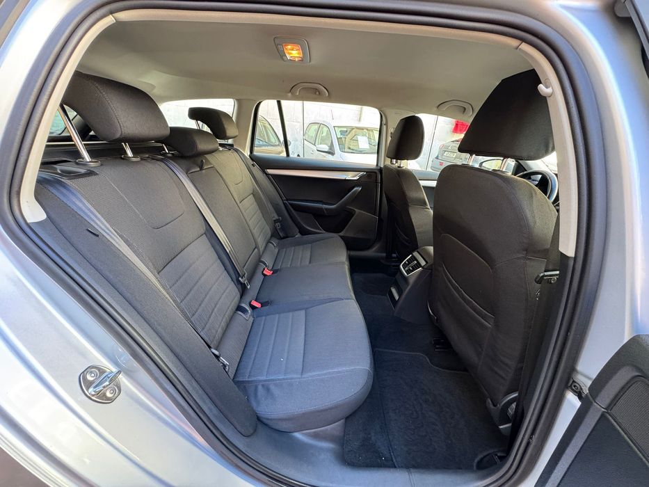 Skoda Octavia Break 1.6 TDi - Nacional - 18 Meses de Garantia