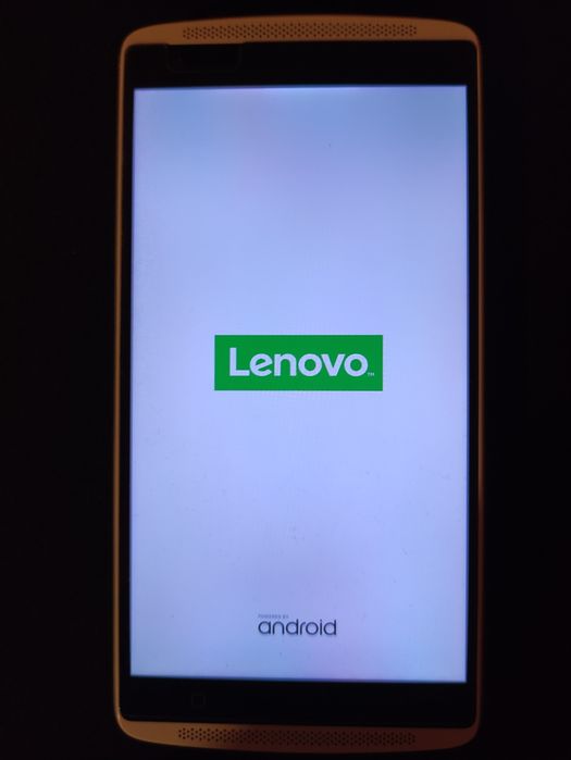 Smartfon LENOVO X3C50 (uszkodzony)