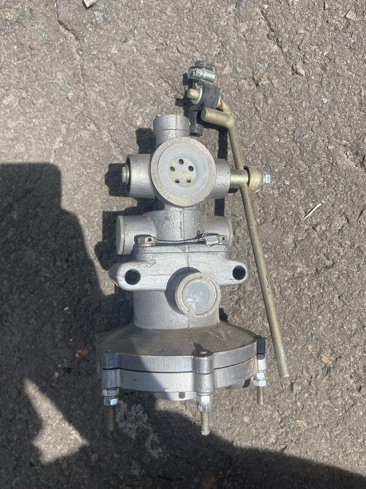 Регулятор гальмівних зусиль Краз МаЗ КаМаЗ УраЛ