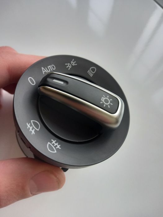 Переключатель света фар VW
Перемикач світла Пассат Гольф Jetta Caddy