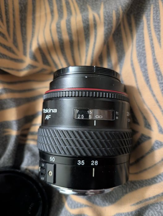 Об'єктив Tokina Af 28-70 mm F2.8 macro для Canon EF