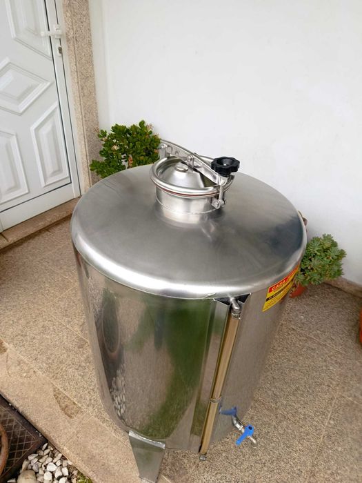 Cuba em Inox 150L – Estado Impecável, Robusta e Pronta a Usar!