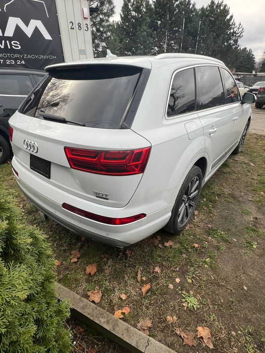 Audi Q7 3.0T V6 Quattro | 2018 | USA | Panorama