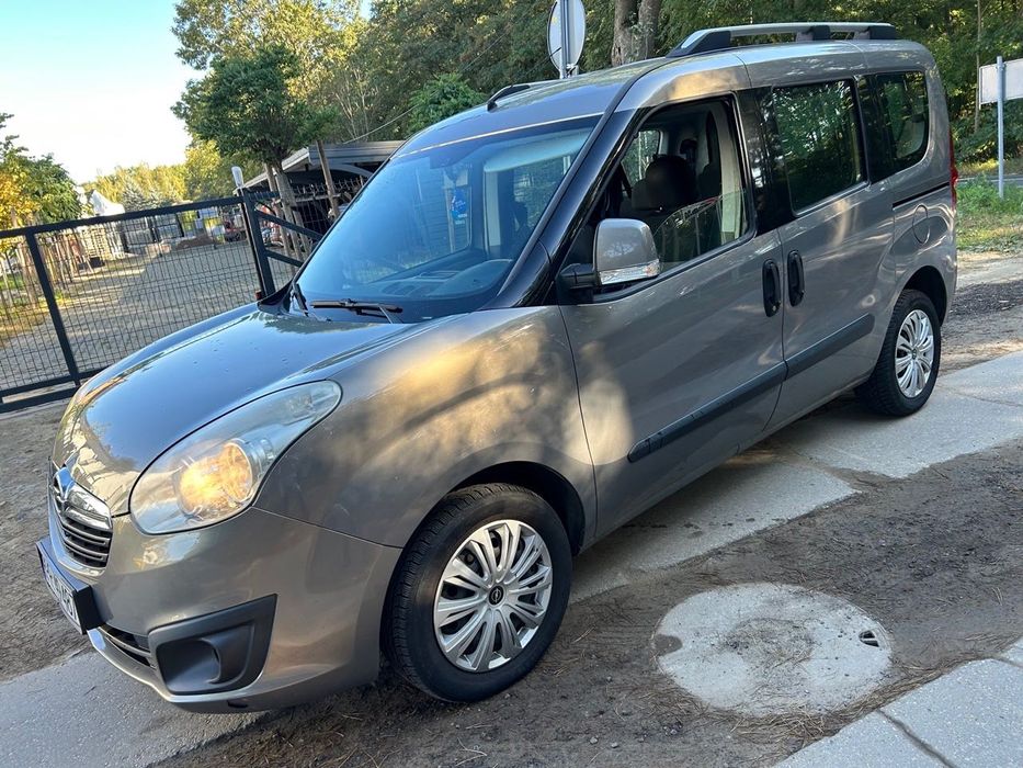 wynajem samochodów wypożyczalnia aut rent a car VANY osobowe Suv kombi