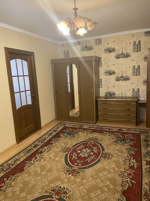 Продаю шкаф з комодом