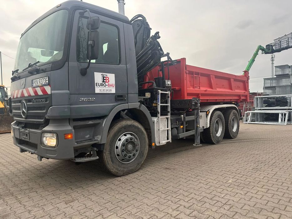 Mercedes-Benz Actros 2632 4 x 6 +HDS HIAB 122 CL Wywrotka  Samochód ciężarowy wywrotka 3 osie Rok 2006 378000km