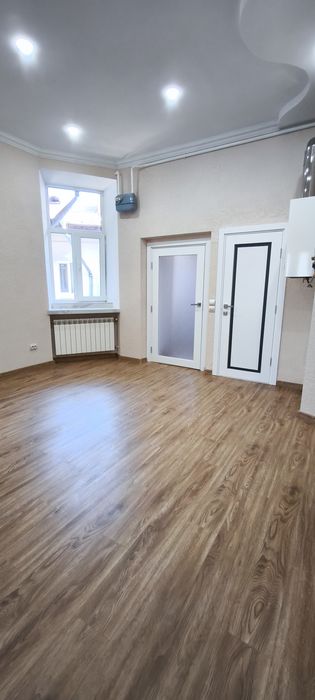 Однокімнатна квартира в центрі міста!!!