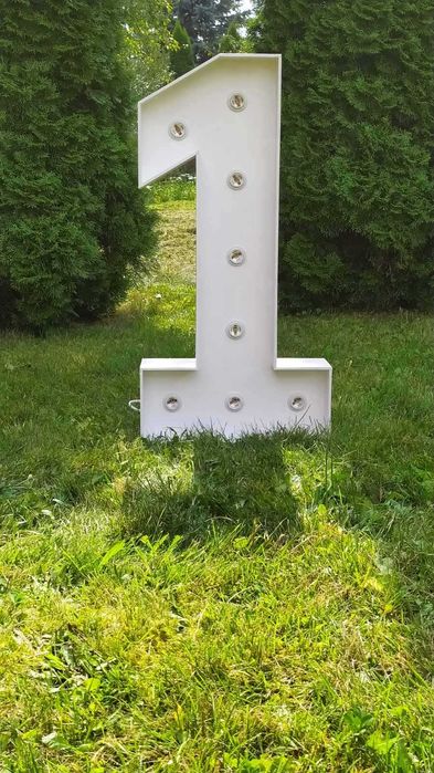 Фотозона, декор, кульки, флористика на будь яку подію. Оренда декору