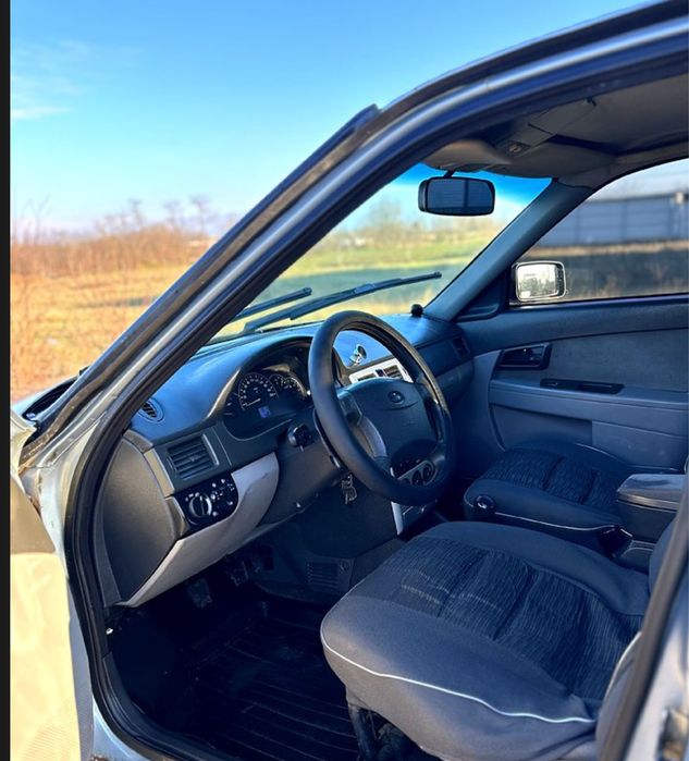 Продам пріору в нормальному стані