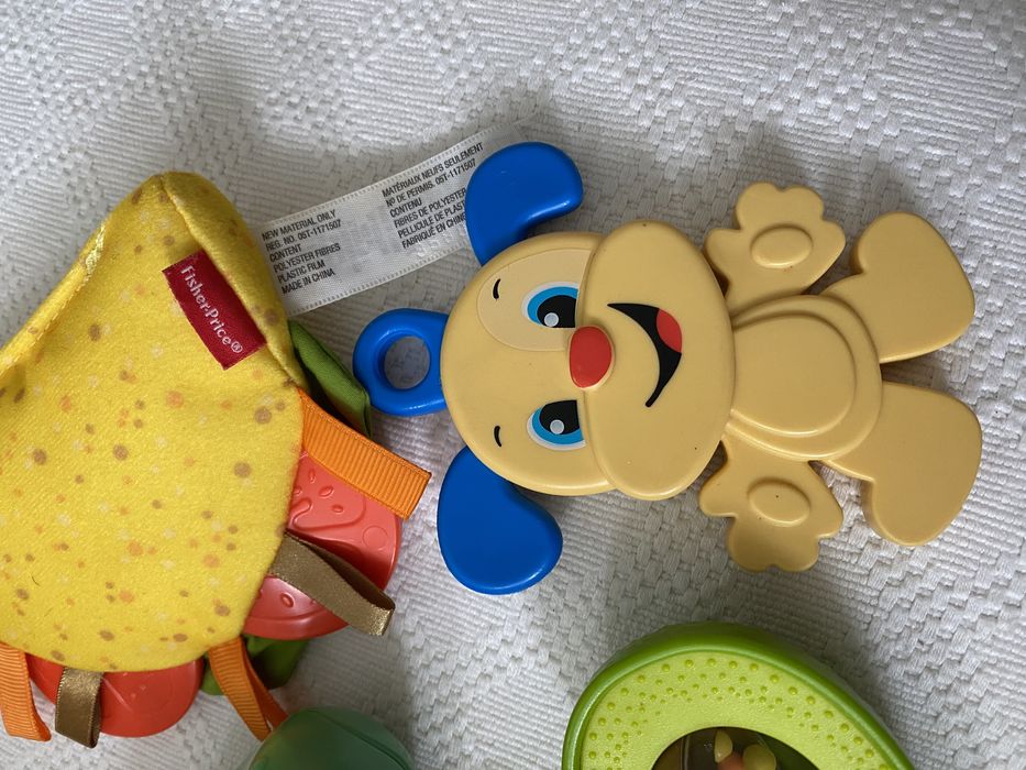 Grzechotki gryzaki fisher price