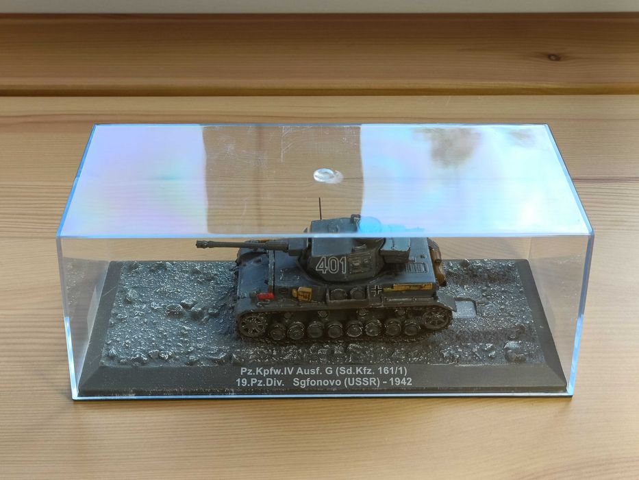 Modelo Pz Kpfw VI Ausf.G 1/72