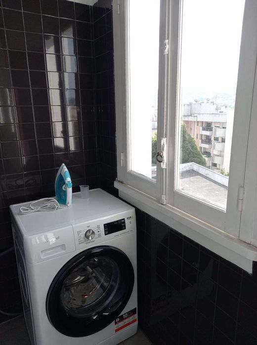 Arrenda-se apartamento c/3 quartos e 2 casas de banho no 2ºandar-RJAF