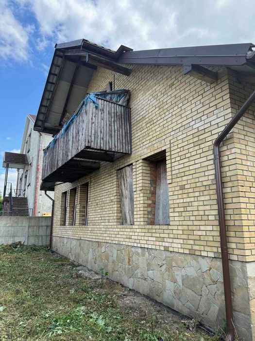 Незавершений будинок та земельна ділянка 6 сот., м. Дубляни