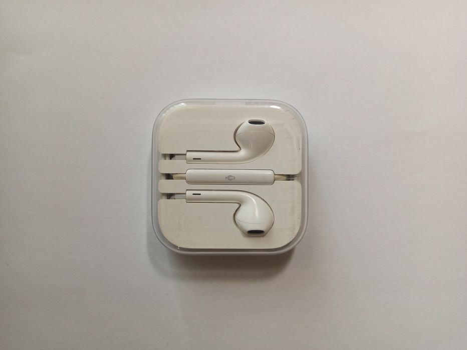 Навушники aple провідні